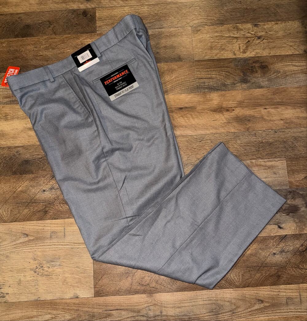 Docker men’s New straight fit flat front
